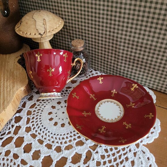 WINDSOR - Vintage Burgundy Red & Gold Porcelain Tea Cup - Picture 5 of 12